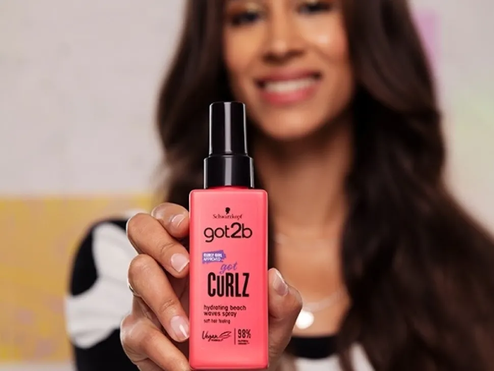 Got Curlz spray do włosów nawilżający i zmiękczający włosy dla efektu plażowych fal 150ml