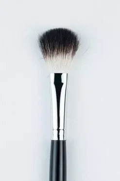 Pędzel do konturowania i rozświetlania 22