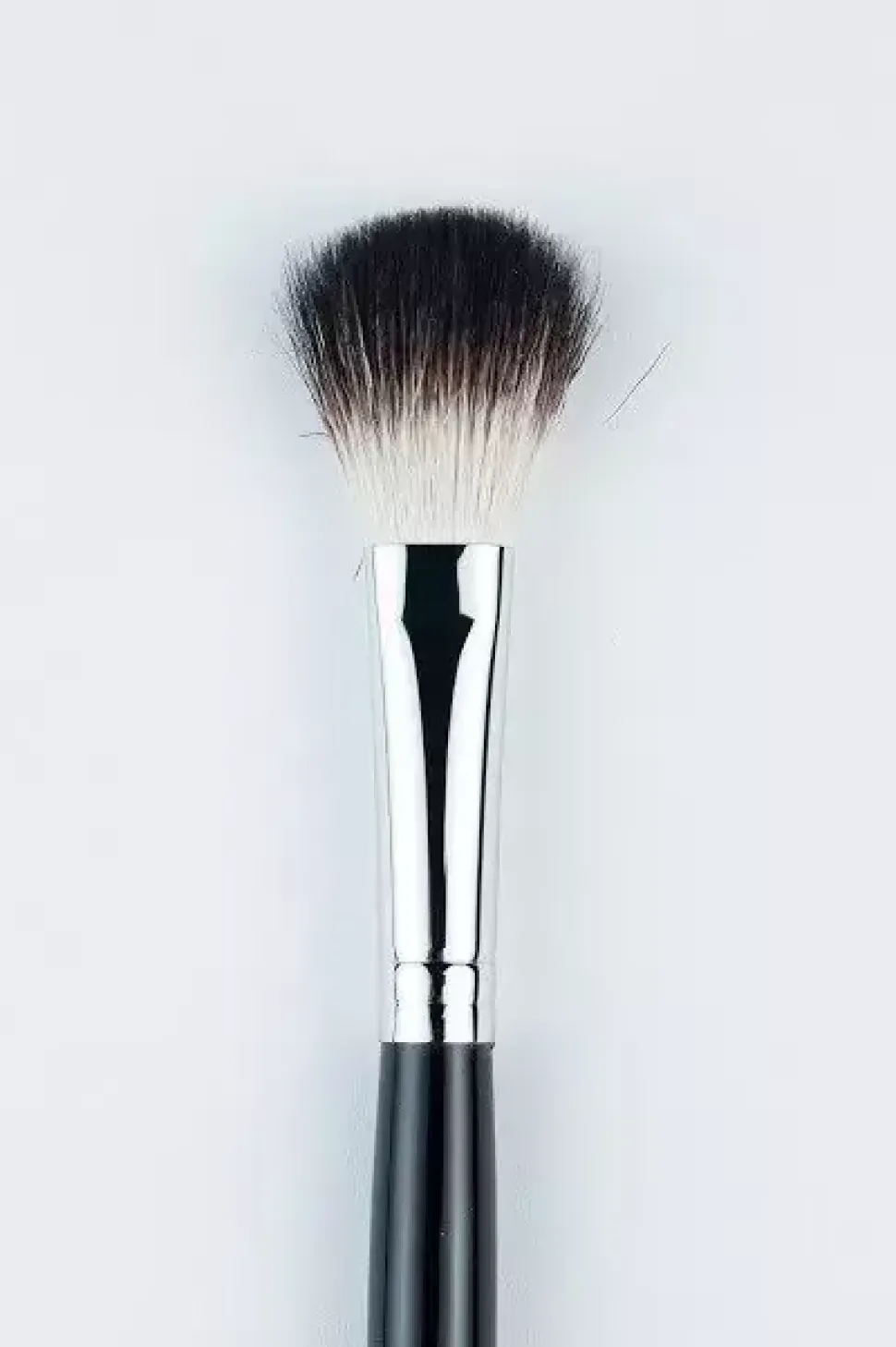 Pędzel do konturowania i rozświetlania 22