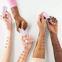 SKIN tint Krem koloryzujący do twarzy z SPF30, 40